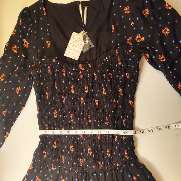 NWT FREE PEOPLE Black Floral Star Pattern Smocked Bodice Mini Dress Size XSmall - Picture 10 of 13